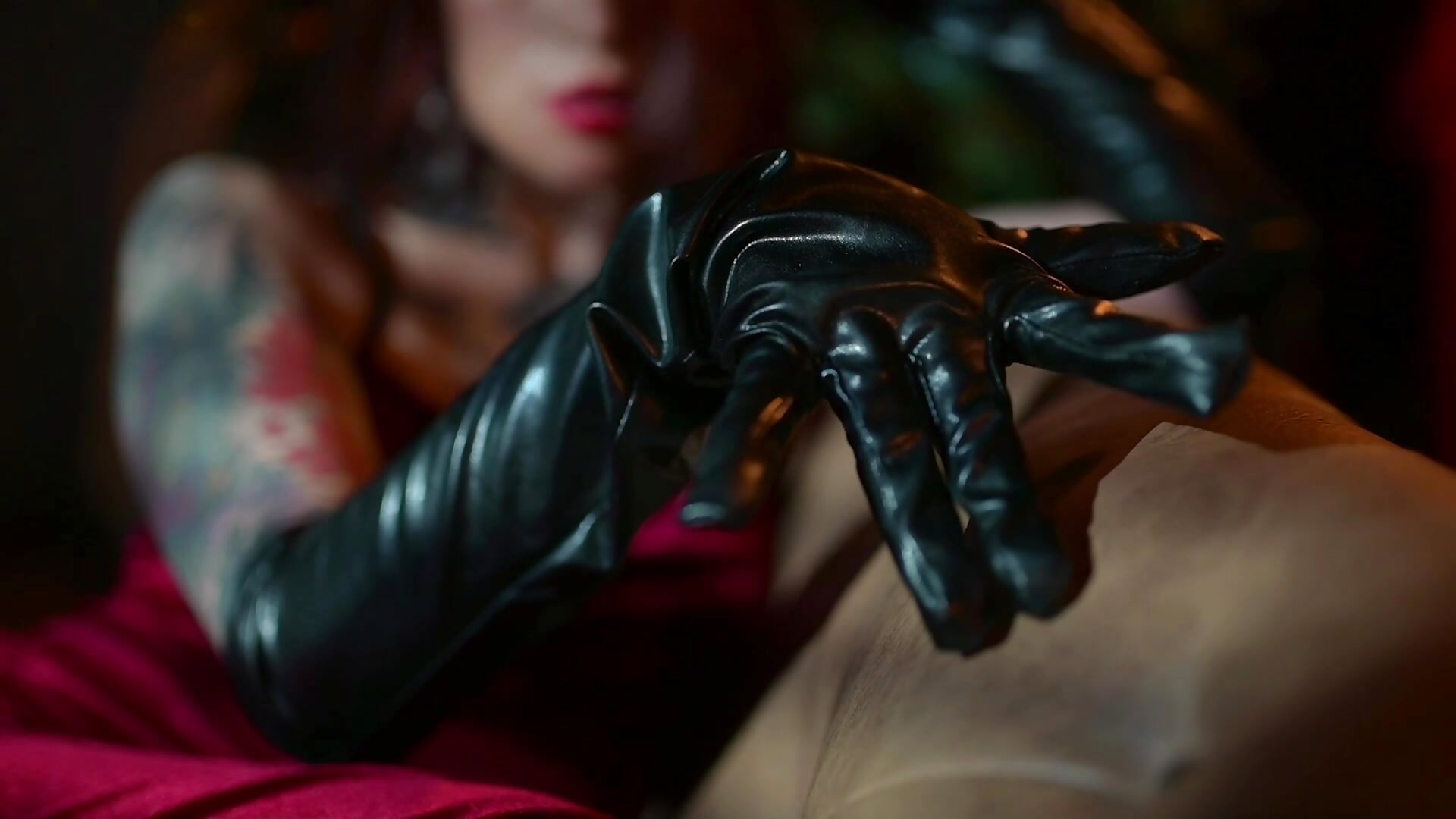 The lights are shining... but me more ✨🎄 - video by Maddissonlove cam model