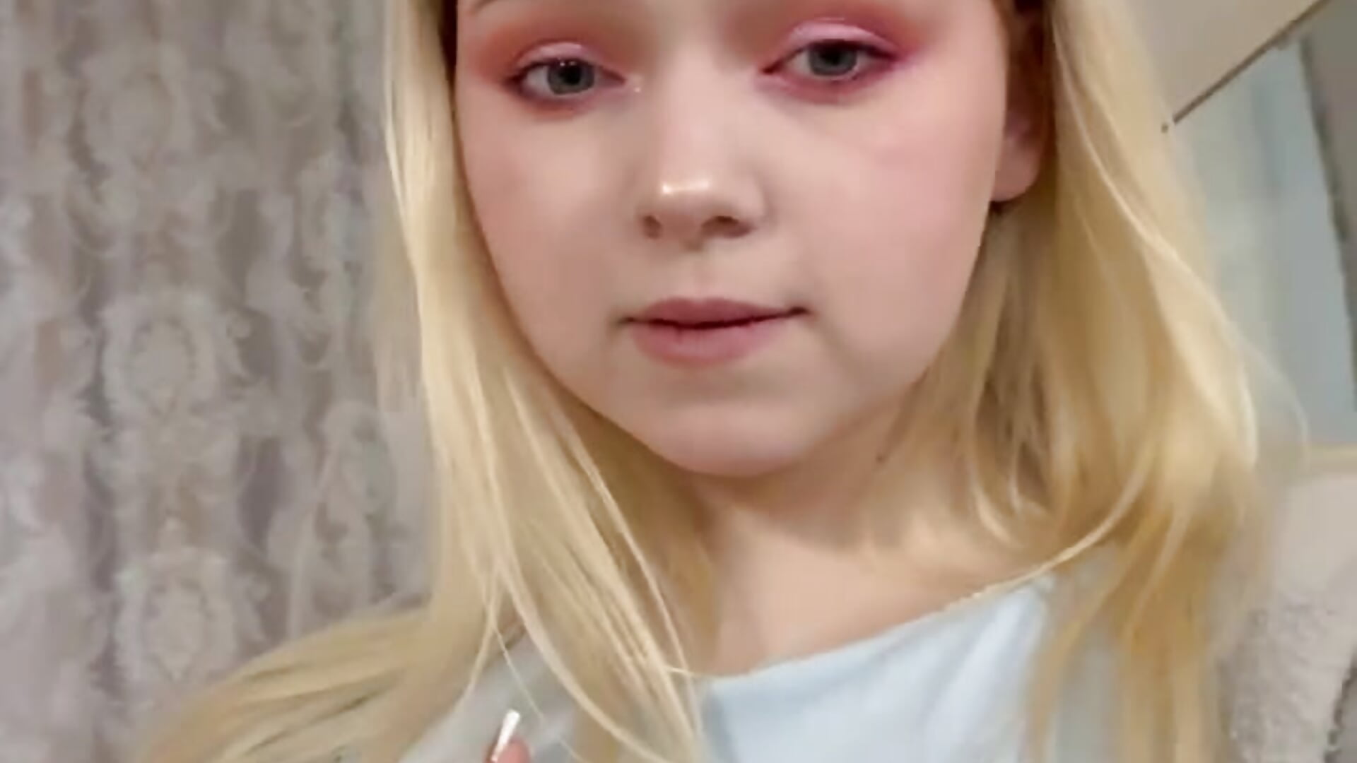 😉 - video của người mẫu cam ZaraCreedon