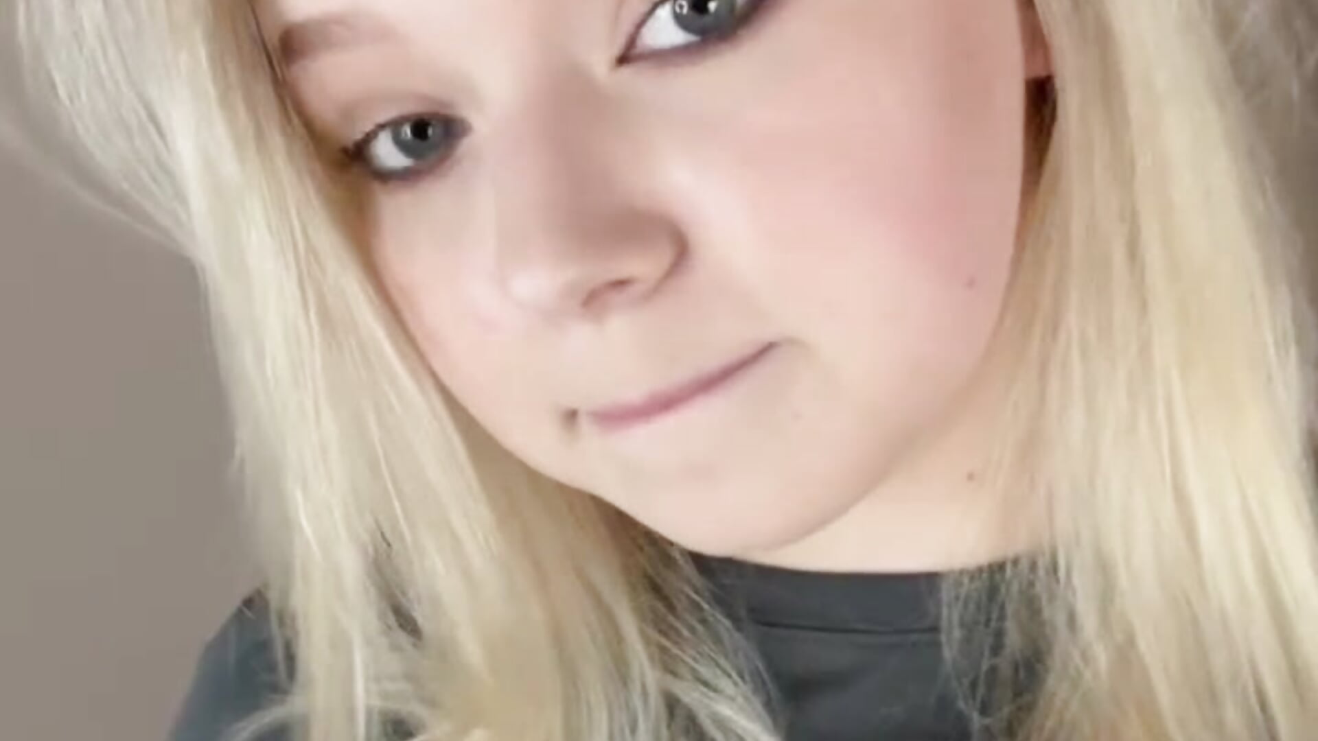 I'm in a great mood this morning. - video của người mẫu cam ZaraCreedon