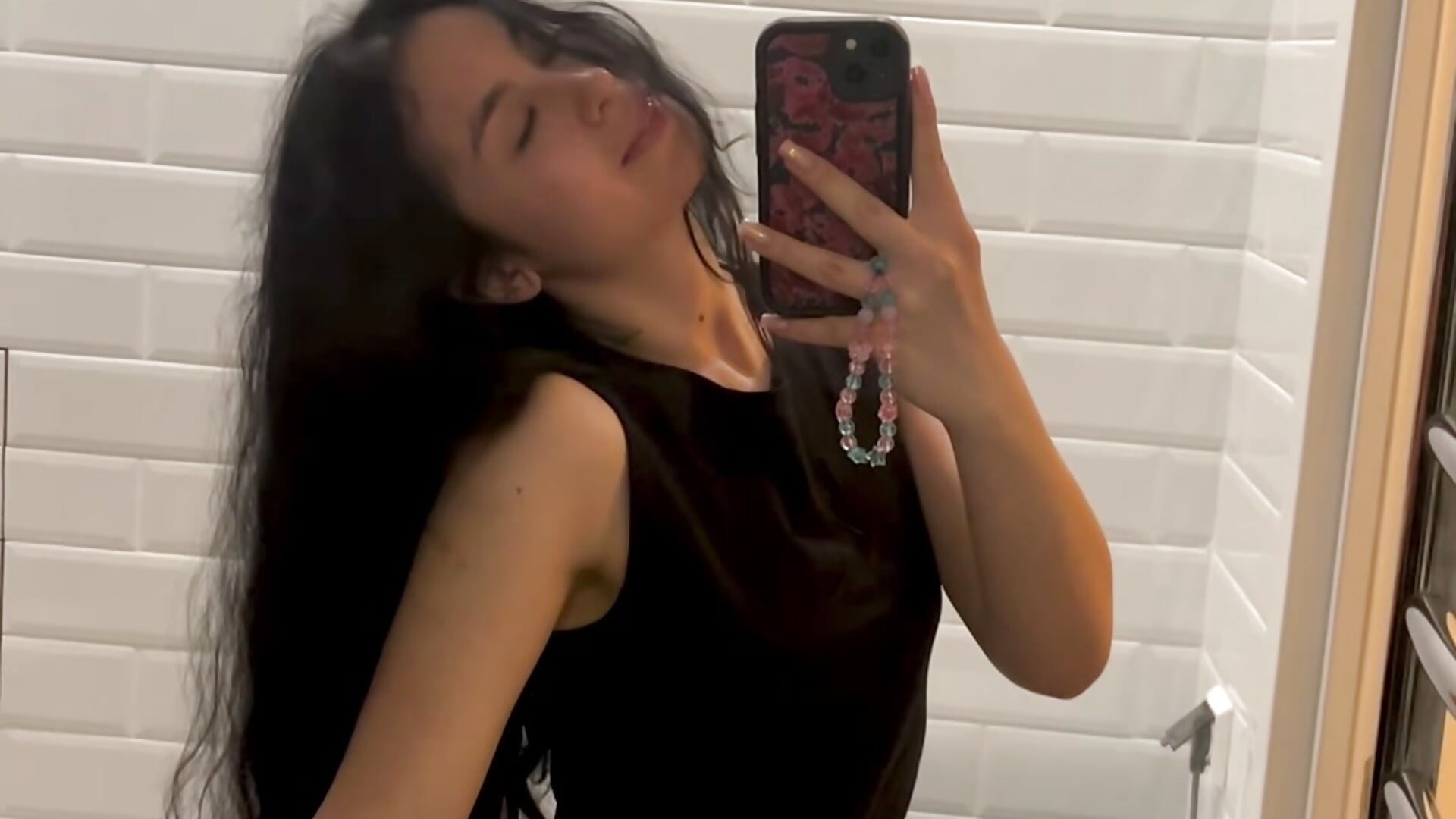 i can imagine your hands on my hips - video by Mile_Madeline cam model