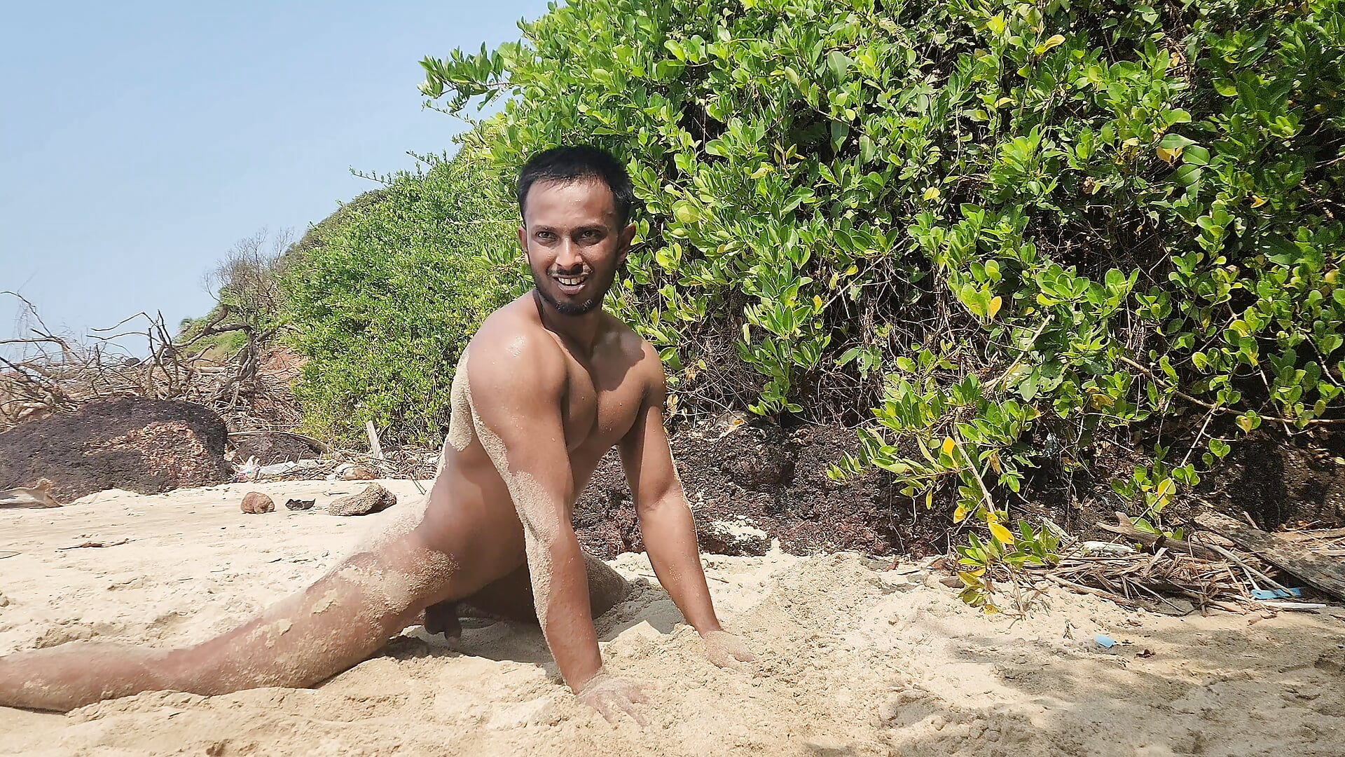 Naked Modeling Pose In Public Beach, India🇮🇳