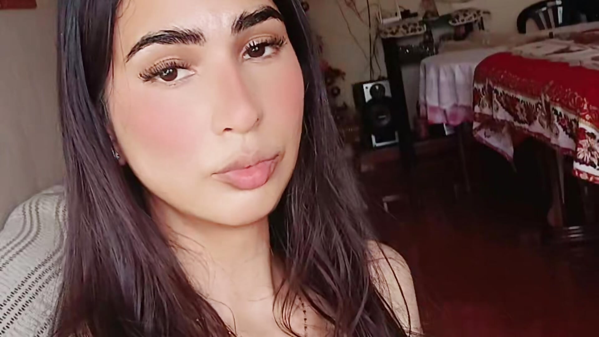 47389 - video by nealie_20 cam model