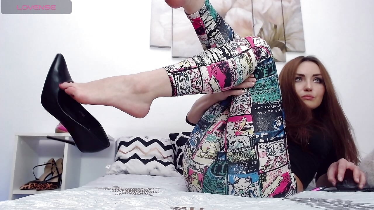 Dangle shoes - video by GiesPray cam model