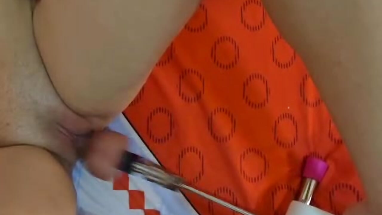 fuckmachine in my pussy