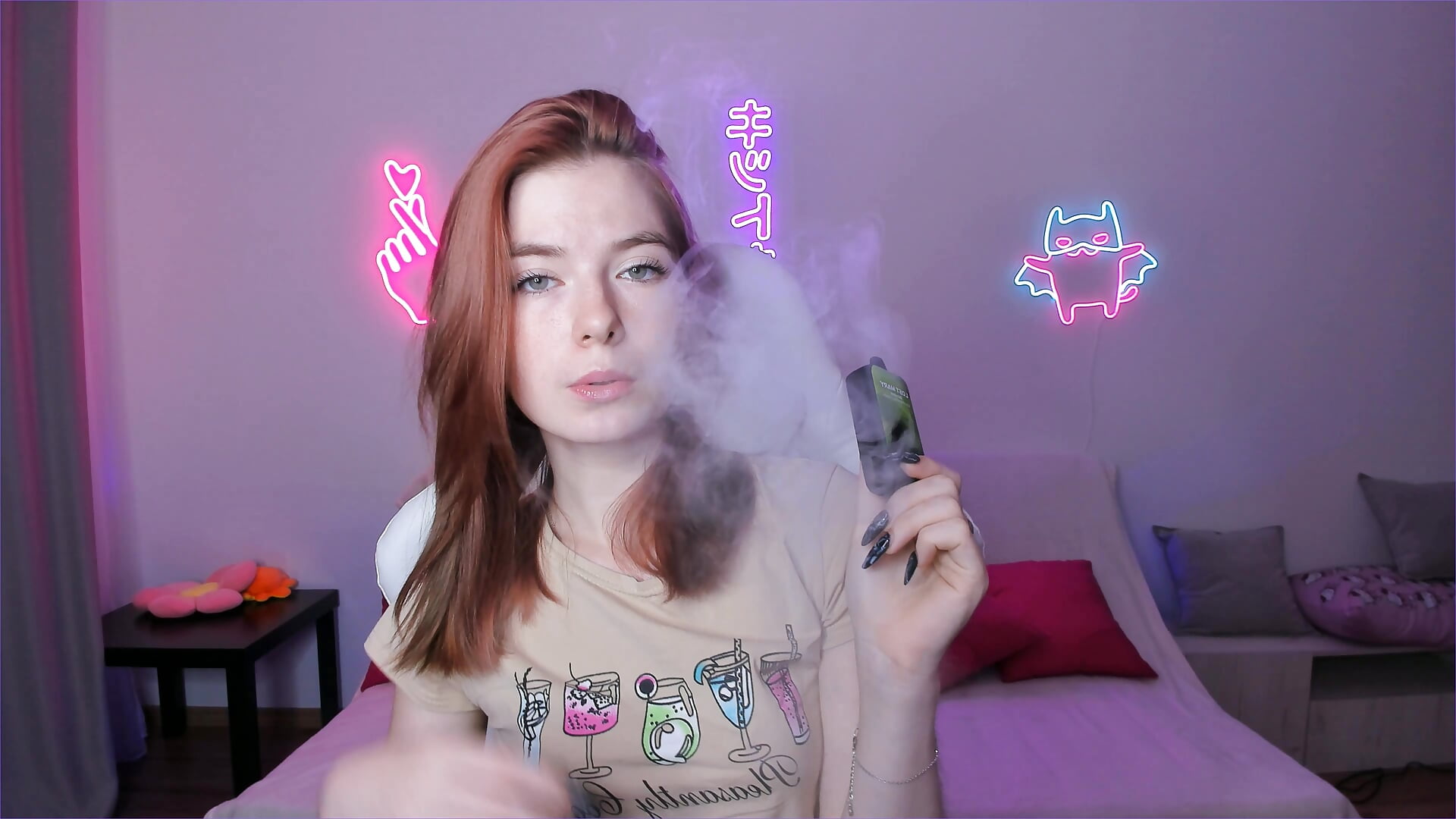Vape blowing♥ - video by Alice_Clover cam model