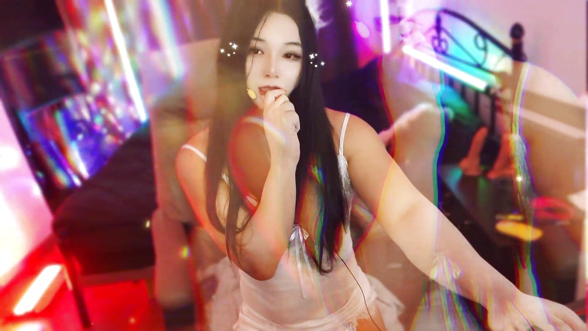 hi - clip cu SaraSilky model videochat