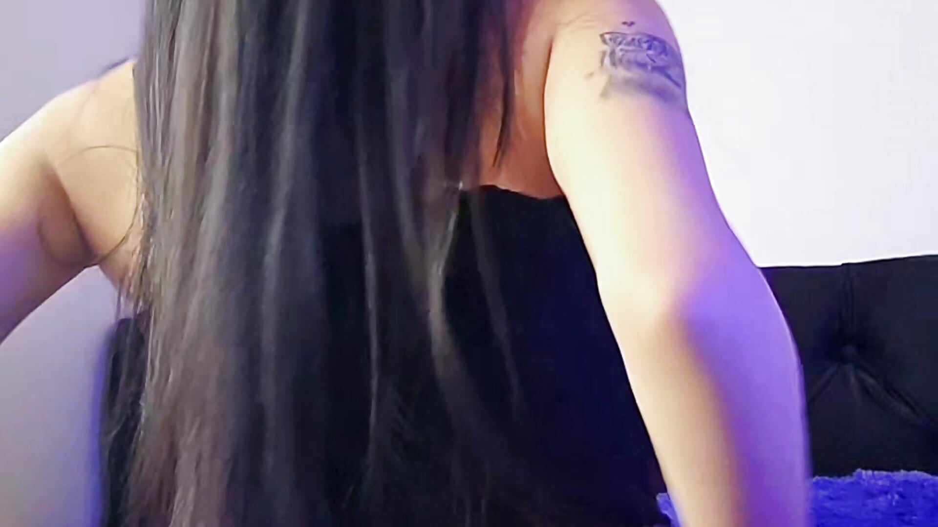 Sexy kitty dancing her favorite song 🍑🔥🌷