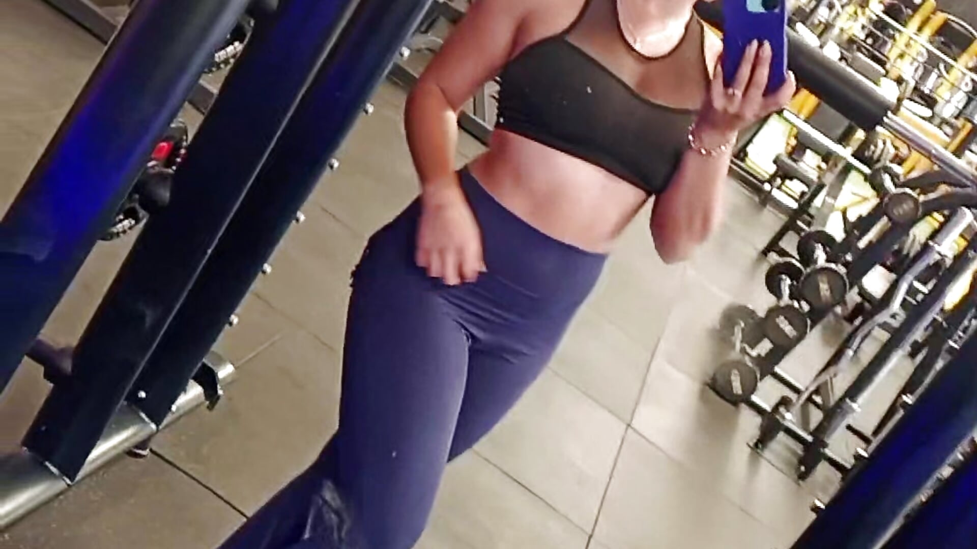 😘 - video by luccycollins_ cam model