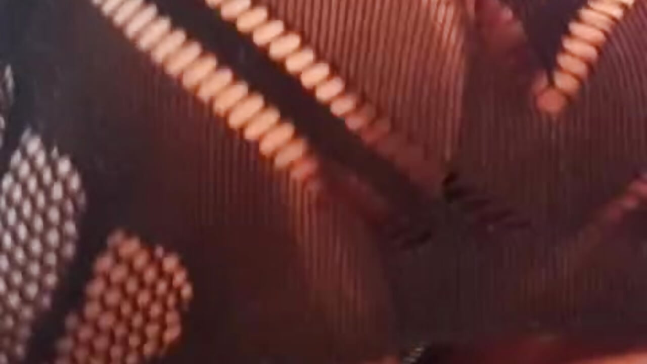 Shake sexy ass 🤤 - video by samantha_simur cam model