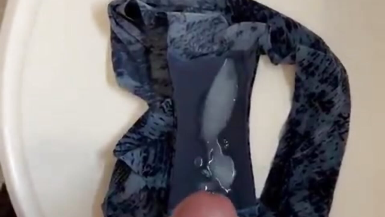 Cum on panty - video by WowPanty cam model