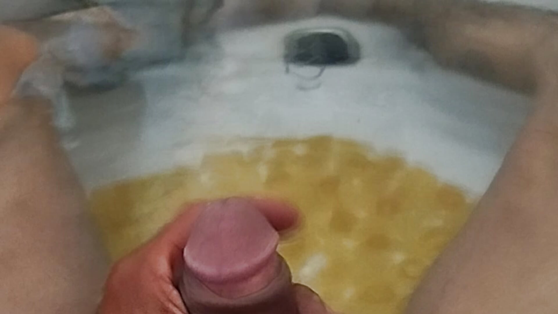 1000073890
