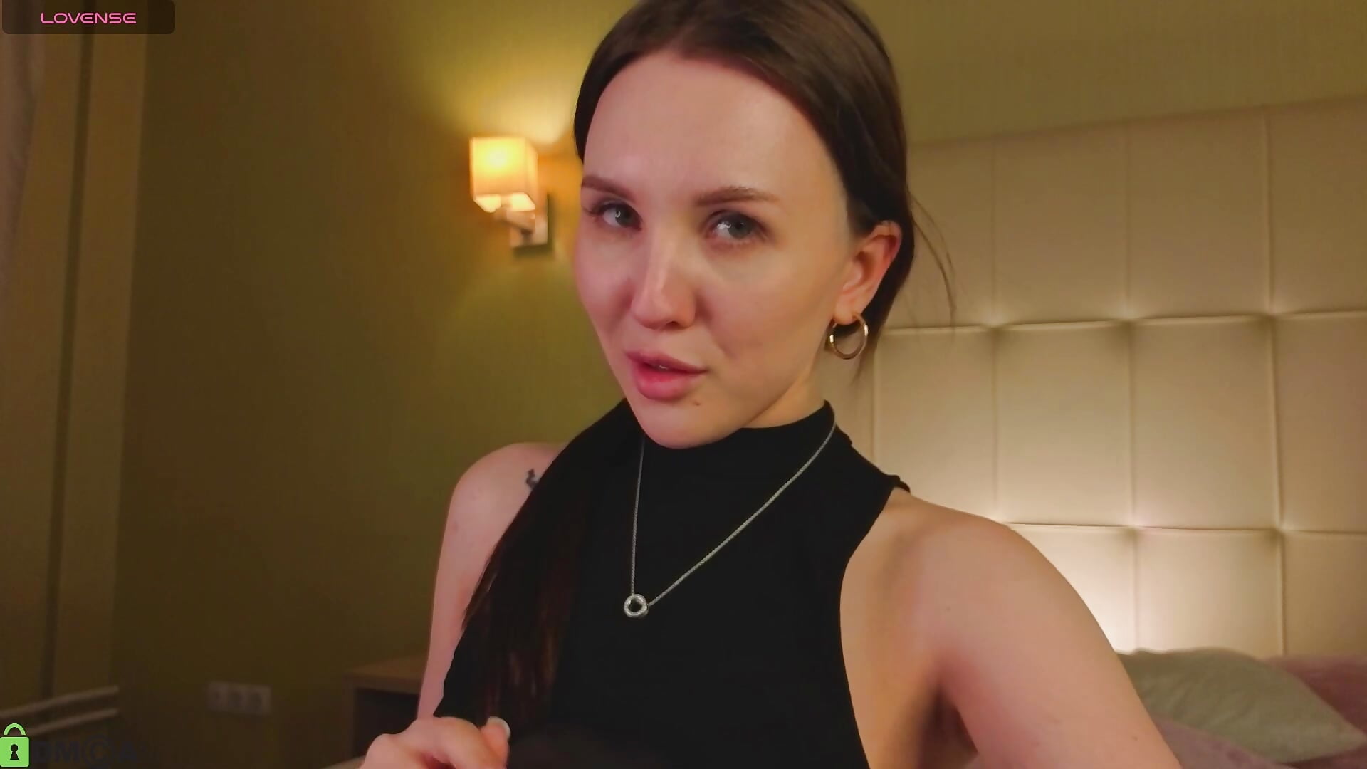 Flit with you - video by Wendy_mm cam model