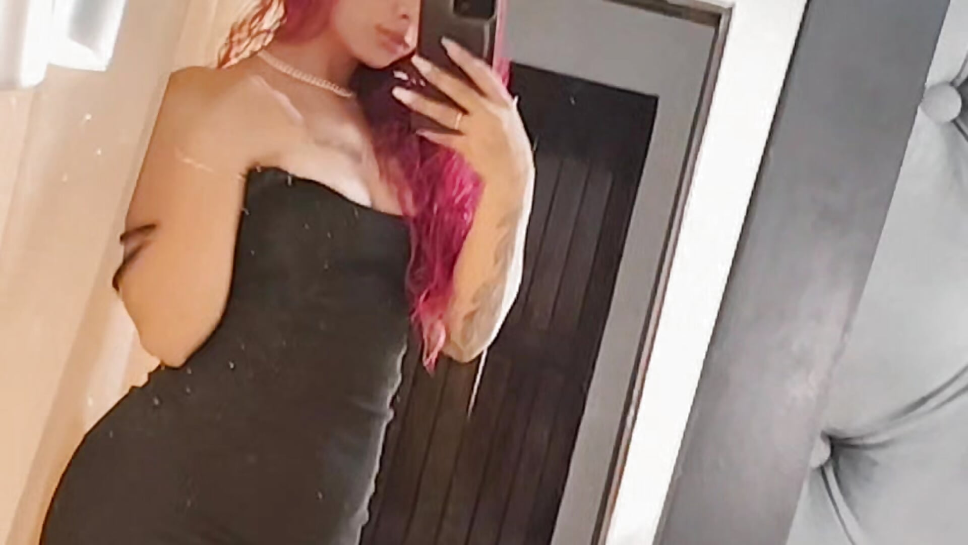 Casual🥵🍷 - فيديو من Sophiee_Hill موديل الكام