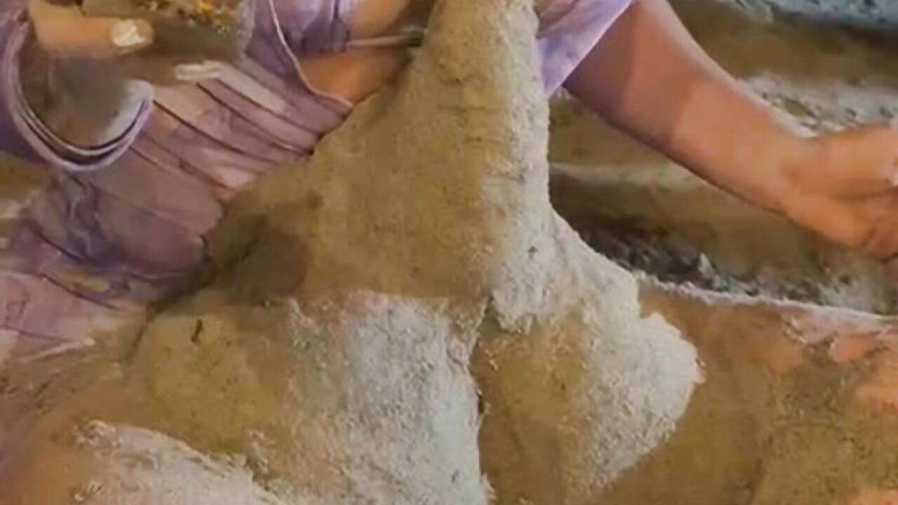 Thinking about delivi thingsThinking of delicious things 🥵😏 - فيديو من Sophiee_Hill موديل الكام