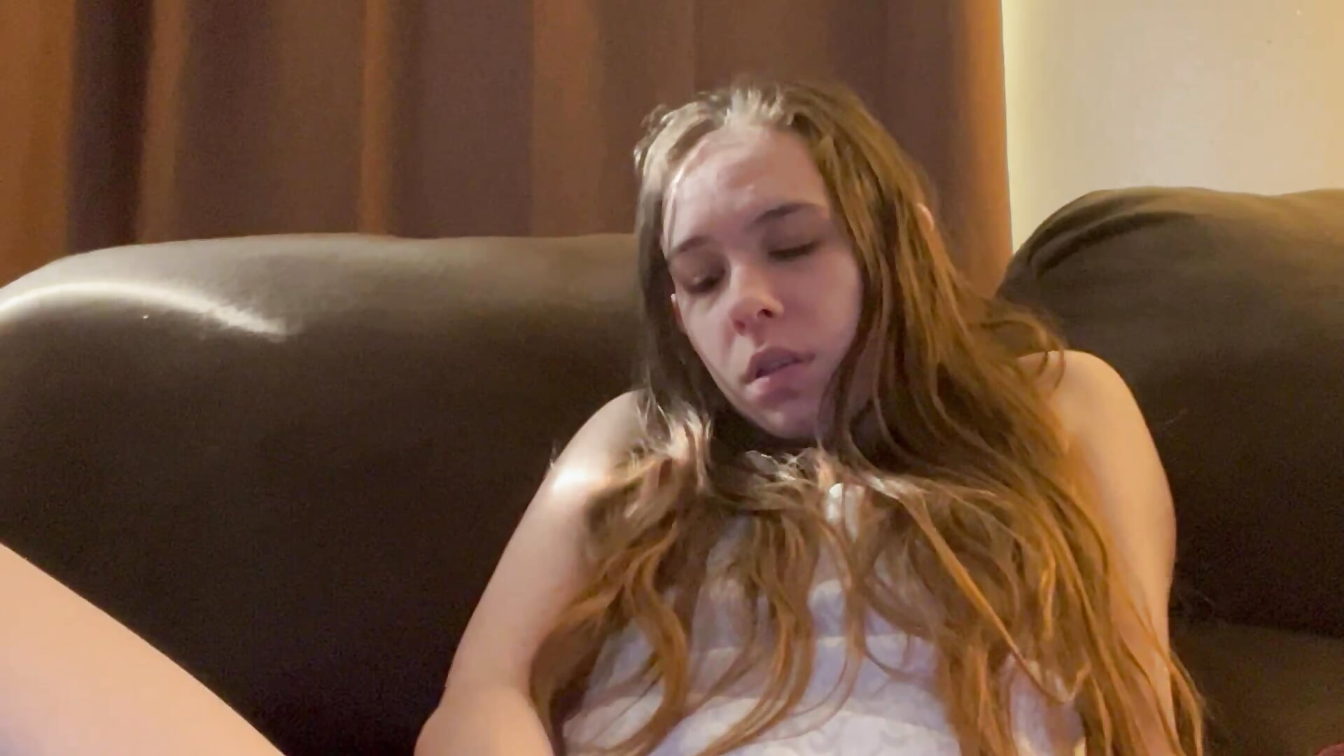 Cumming-with-domi-toy
