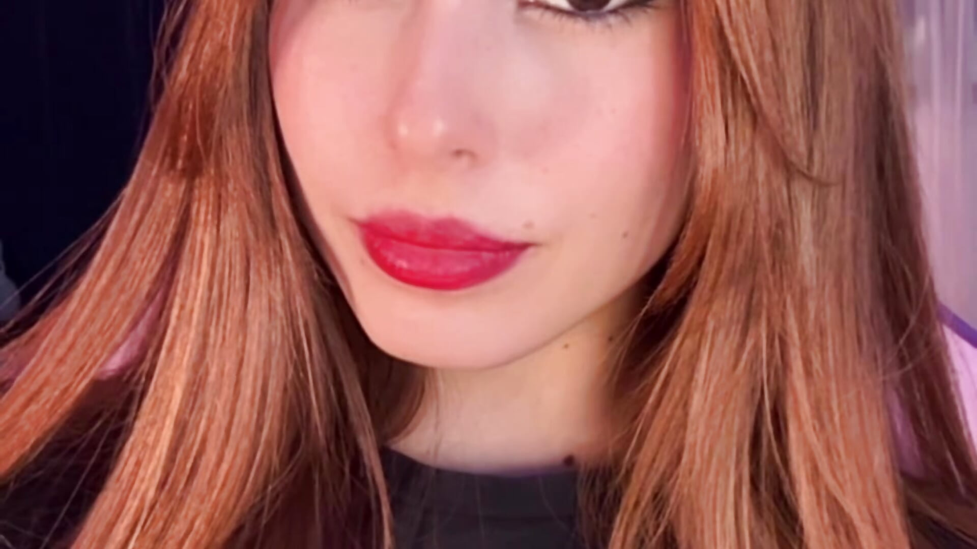 Red lips 💋 - video oleh alice_guerin_ kamera model