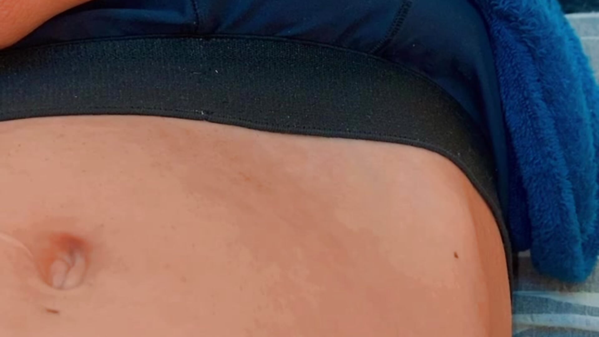 1b49a1cbb2404a25a9a316df1d9b6e45 – video modela na kameri Loiolax7_019