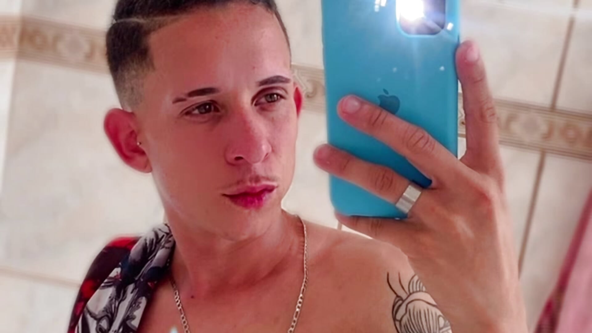 1af6d03e3b8d4b0db080d1b3fef7a3ea – video modela na kameri Loiolax7_019