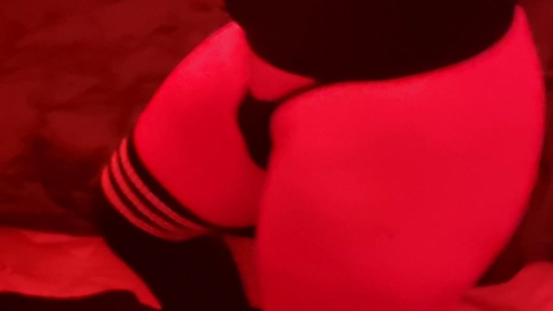 Little tease around the mirror - video by no19xh-live cam model