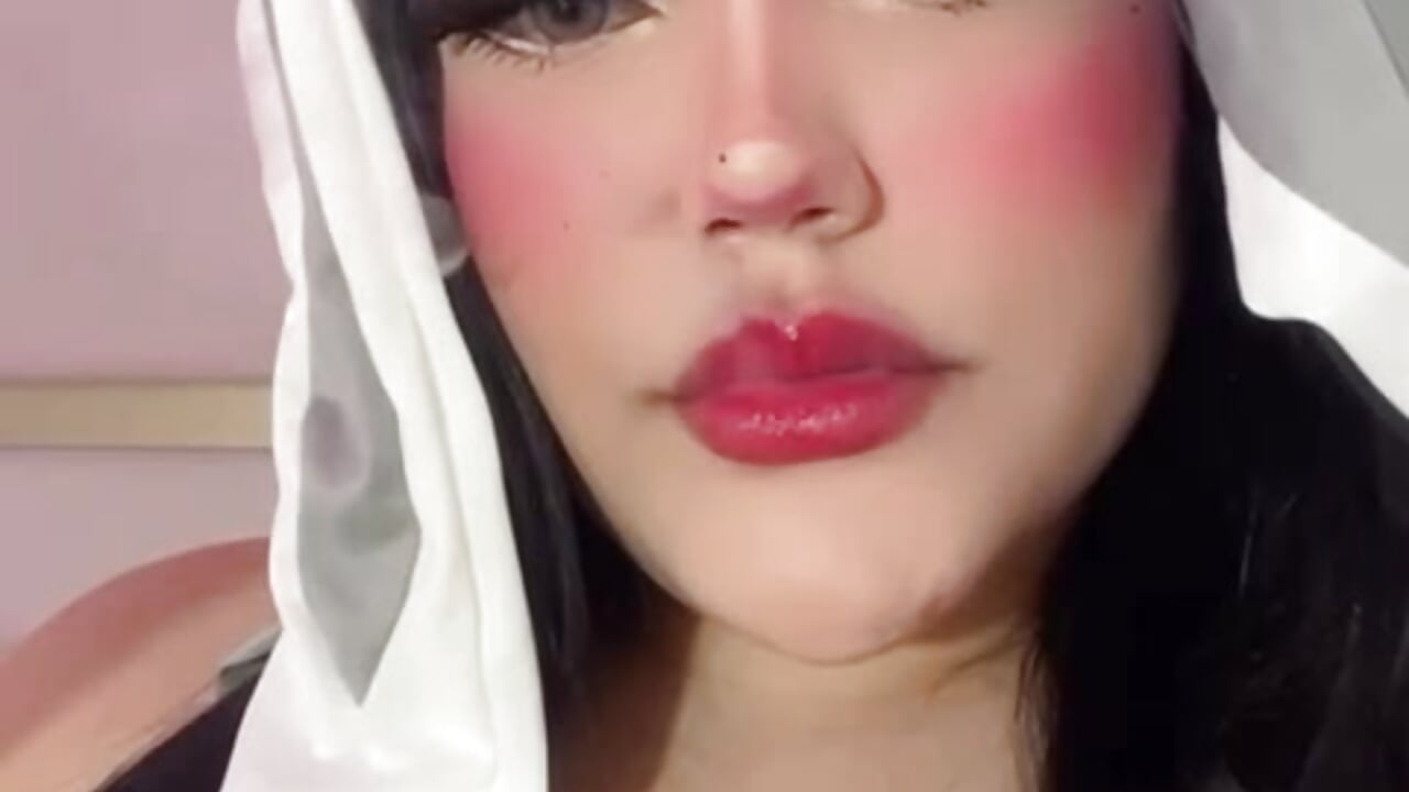 What's up Doc? 🐰🥕 - vídeo de la modelo de cam dollsweety