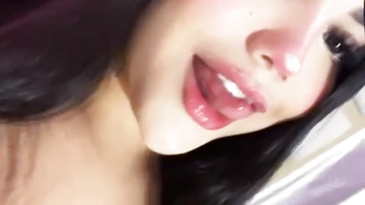 Your weekend companion 💋 - video by dollsweety cam model