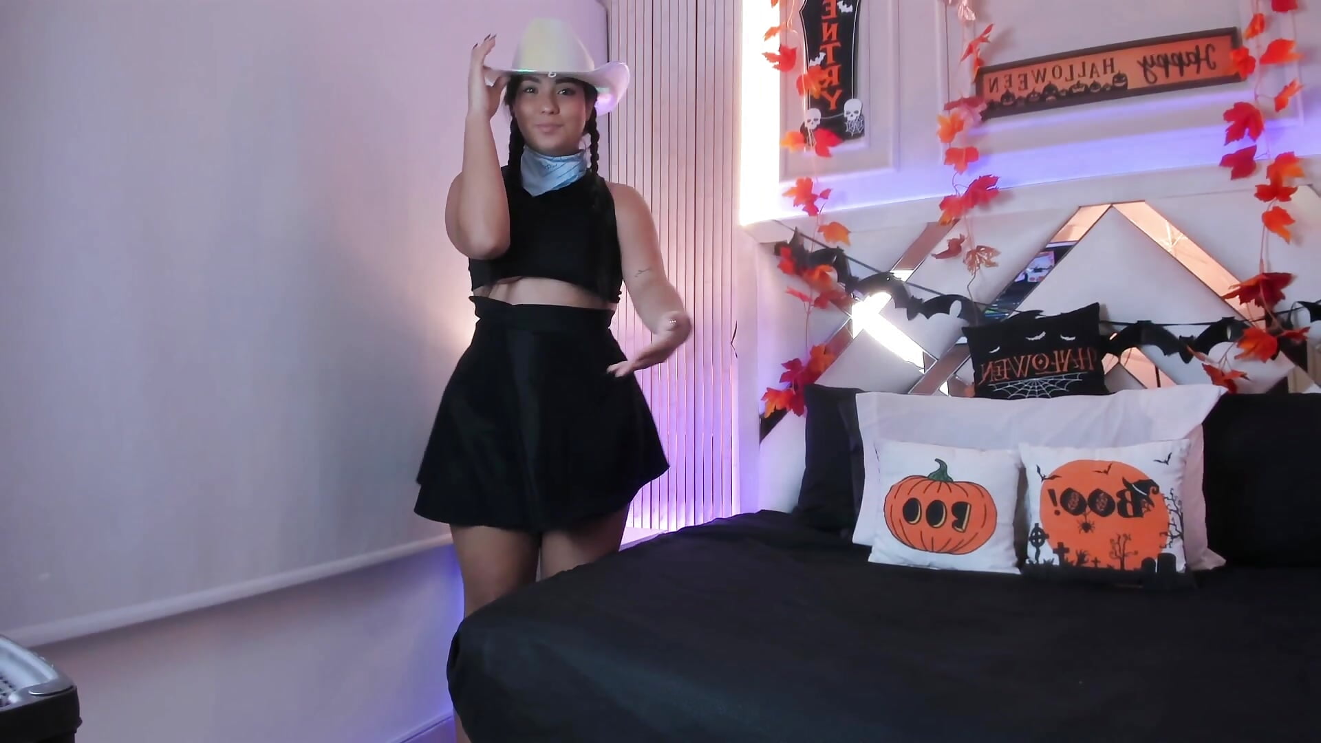 Welcome Halloween! - video by madeleine2112 cam model