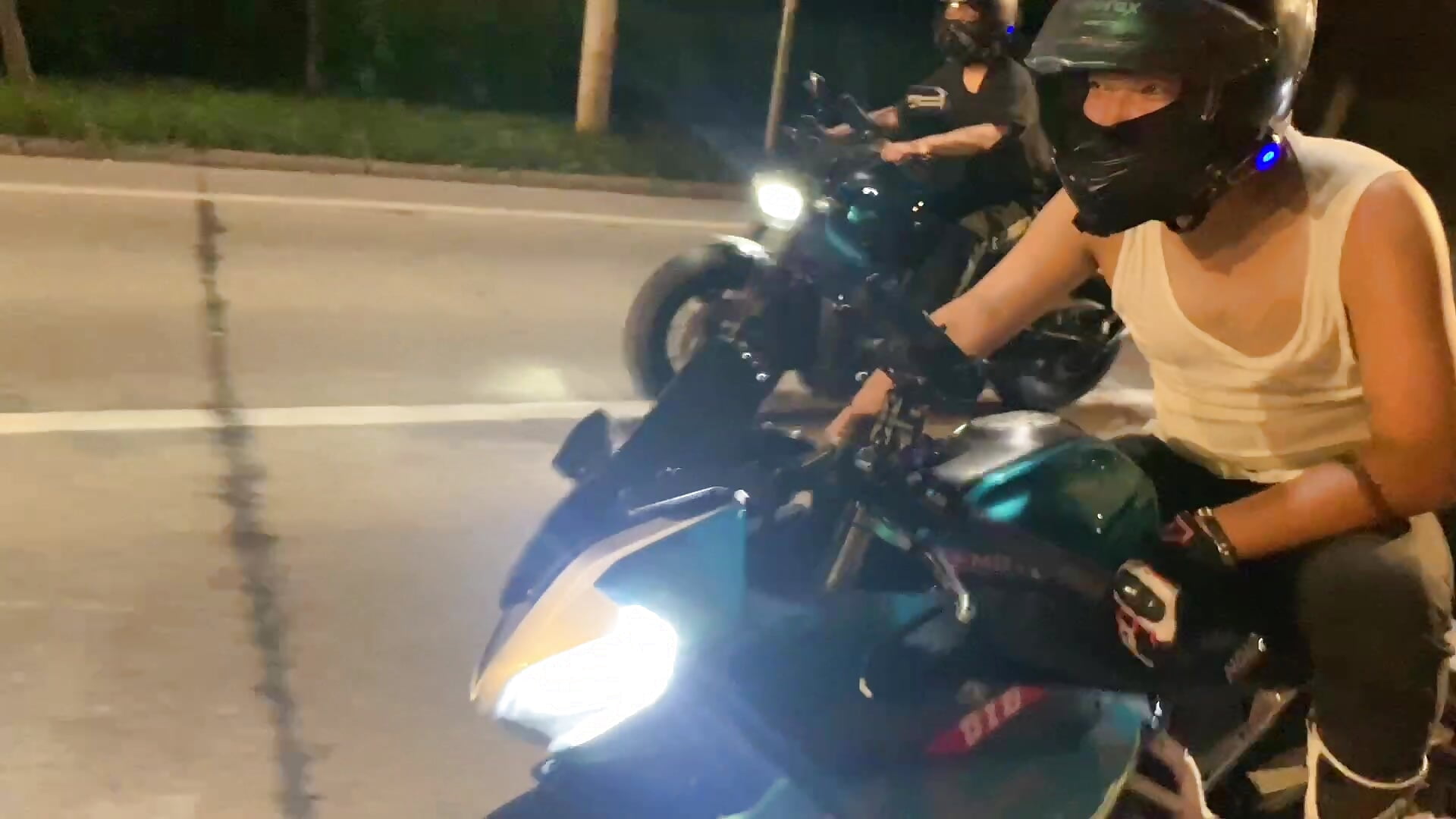 1105C498-13D0-4283-BE73-0F1A377C6D3A - vídeo de jimmyAAS modelo de câmara