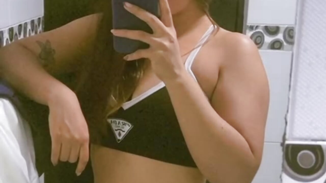 Play a little with me - vídeo de la modelo de cam liss_black