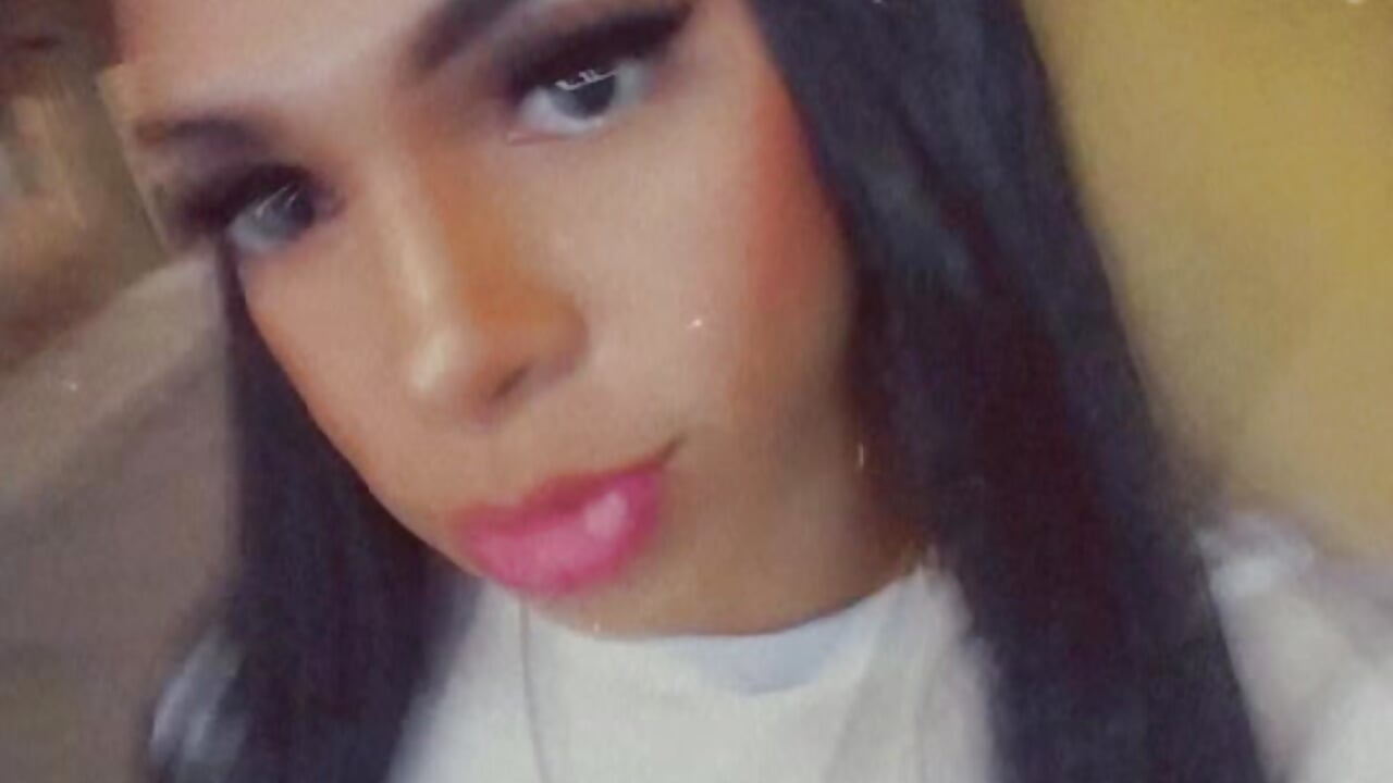 Yummy - vidéo du modèle de showcams andreaxdol