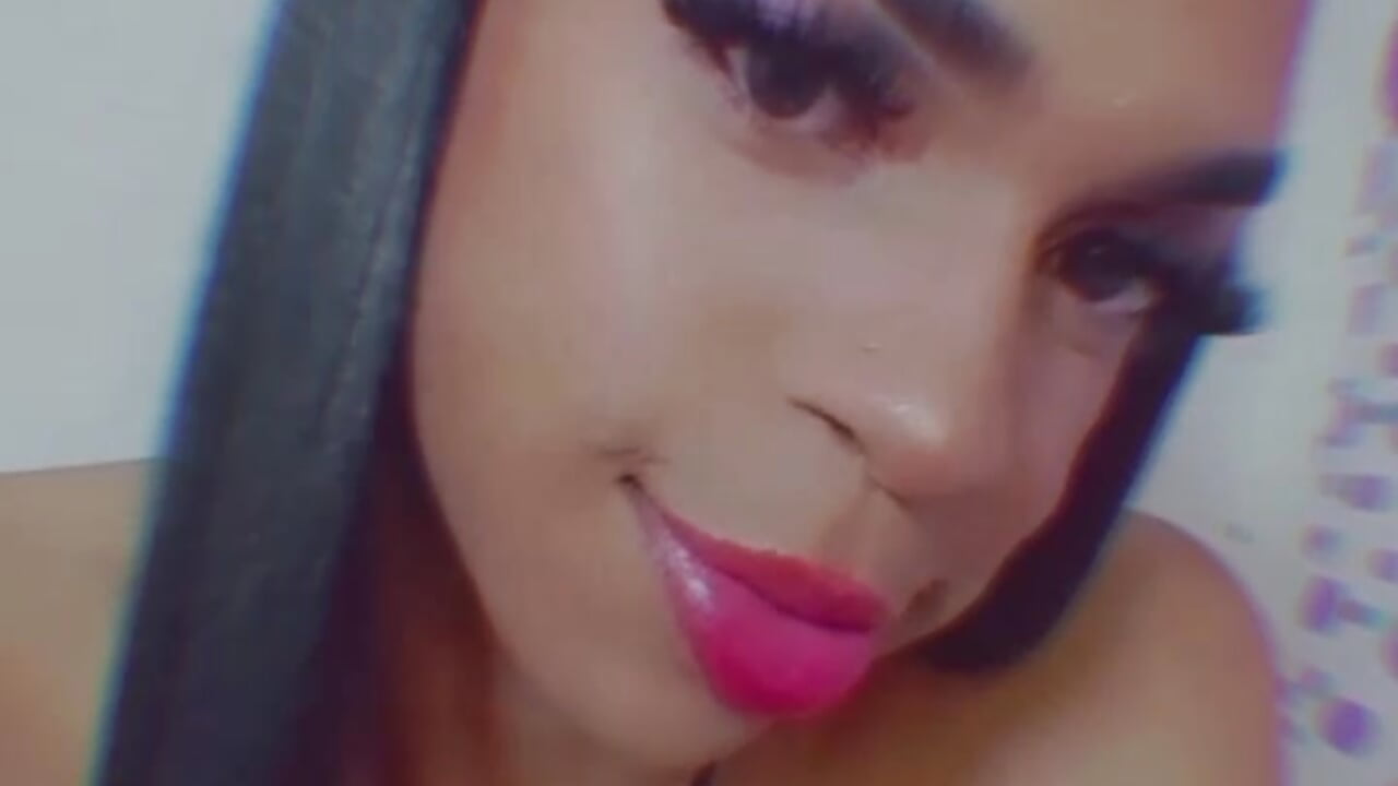 Pink make up - video di andreaxdol modella di cam