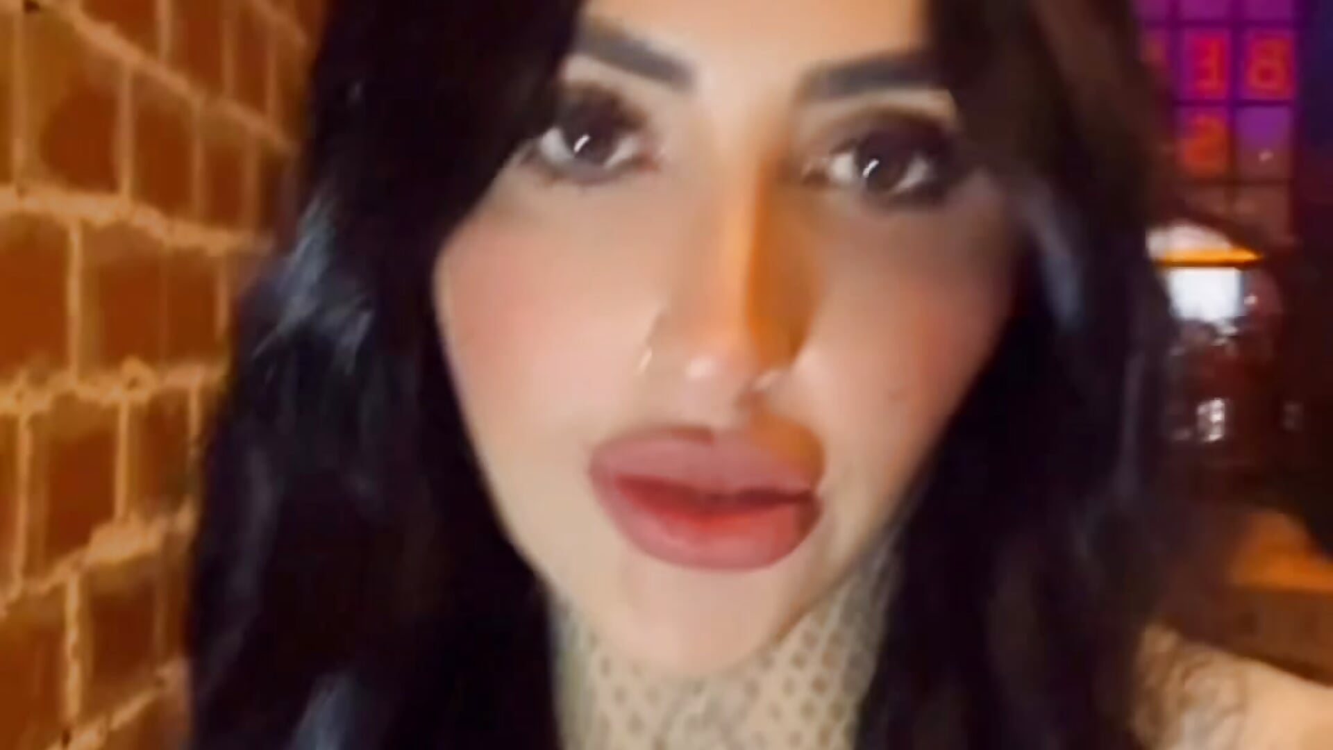 Mua 💋 - відео від вебкаммоделі ValkyBes