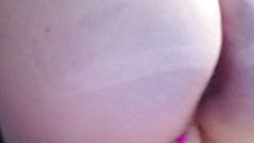 Doggy Dildoritt auf dem Küchentisch - video by MarthaBriest cam model