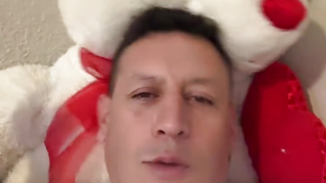 v12044gd0000d282cdfog65sefu0l4h0 - video by Paulitos89 cam model