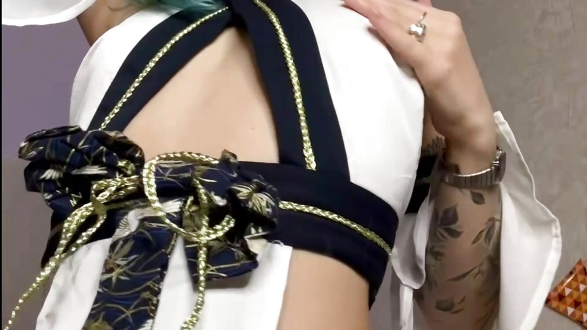 Do I look defenseless? But you know that I've been taught to ADORE your obedience. So a lonely geish - lavenderluxe 캠 모델의 동영상