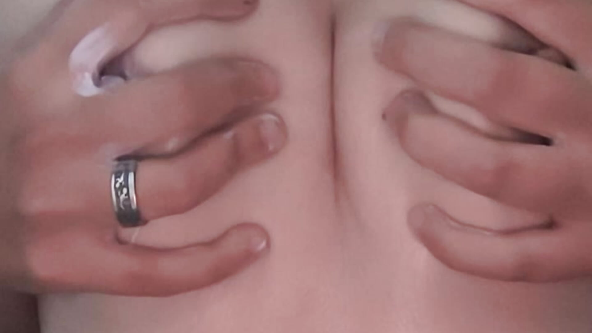 Cici krémezés 🧴 / Rubbing cream on the boobs 🧴 - video by Catgirl8 cam model