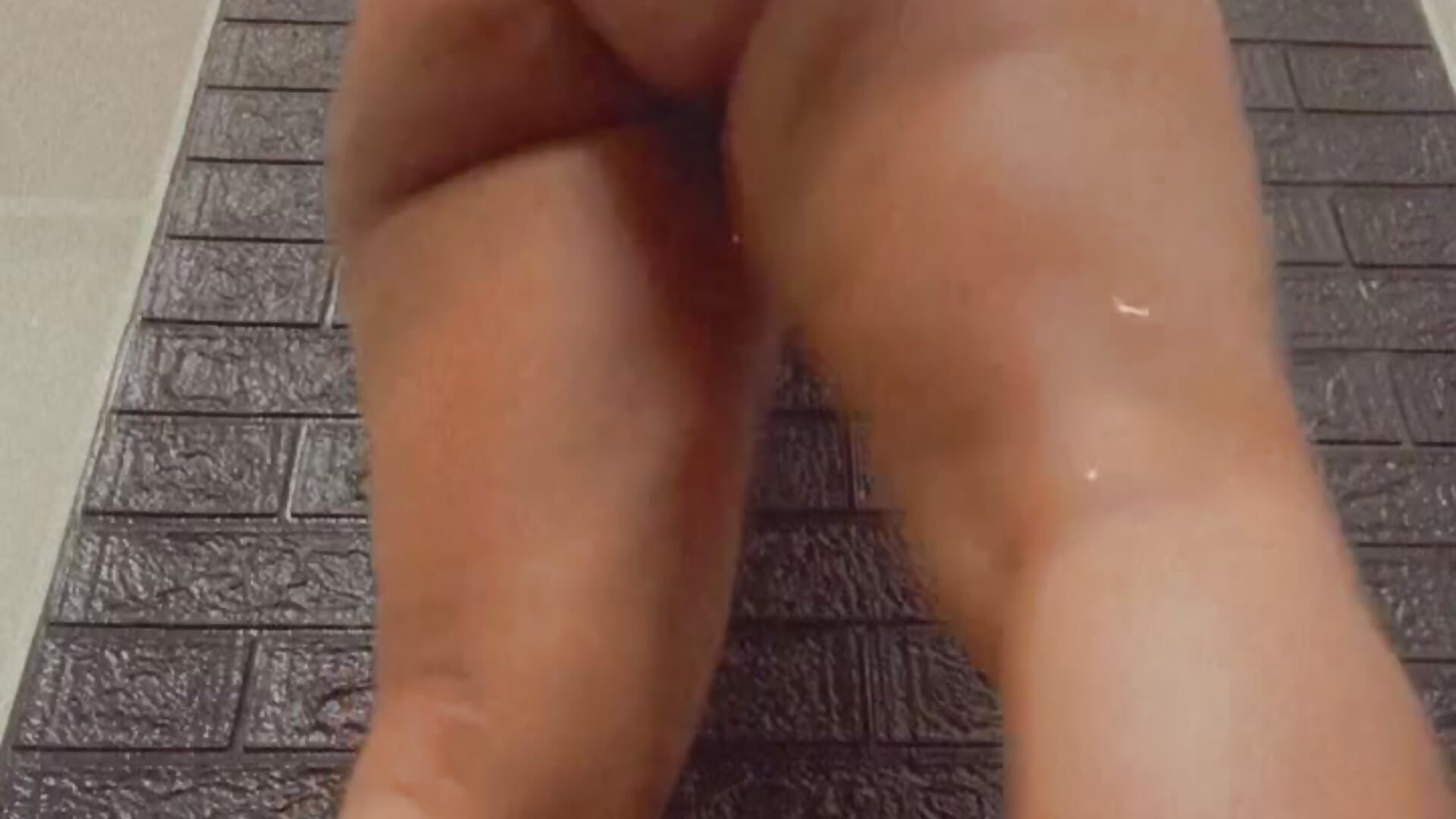 Quick twerk 😛 - video by exotic__couple cam model