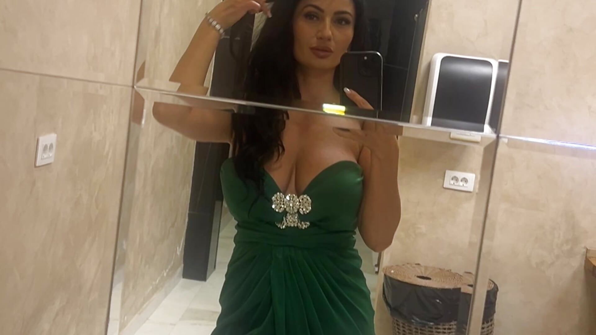 IMG_9714 - video by ElizabethAC cam model