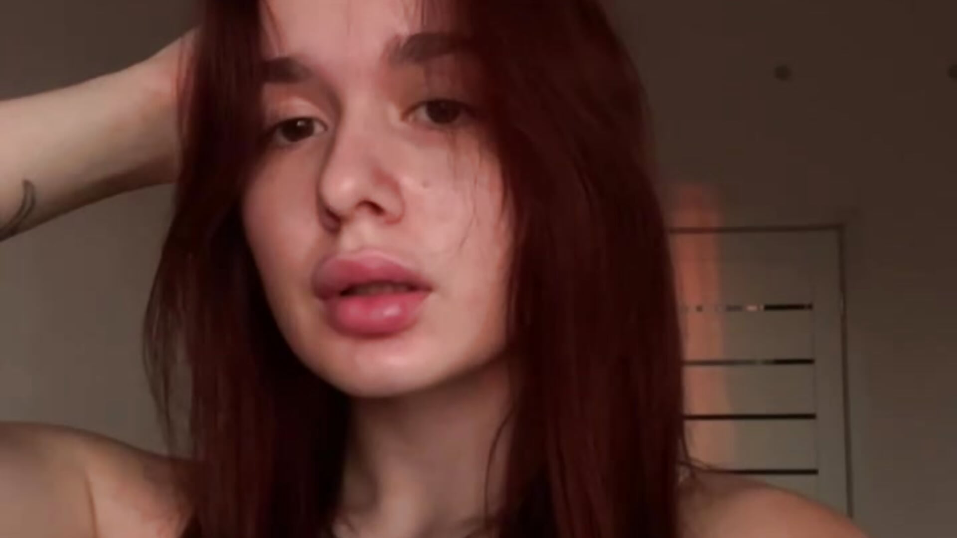 Just me - clip cu EarthaHammett model videochat