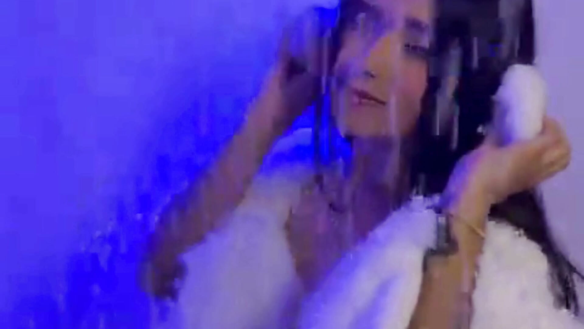 My body asks for heat 🥶🔥 - video by StefanyWilliams_ cam model