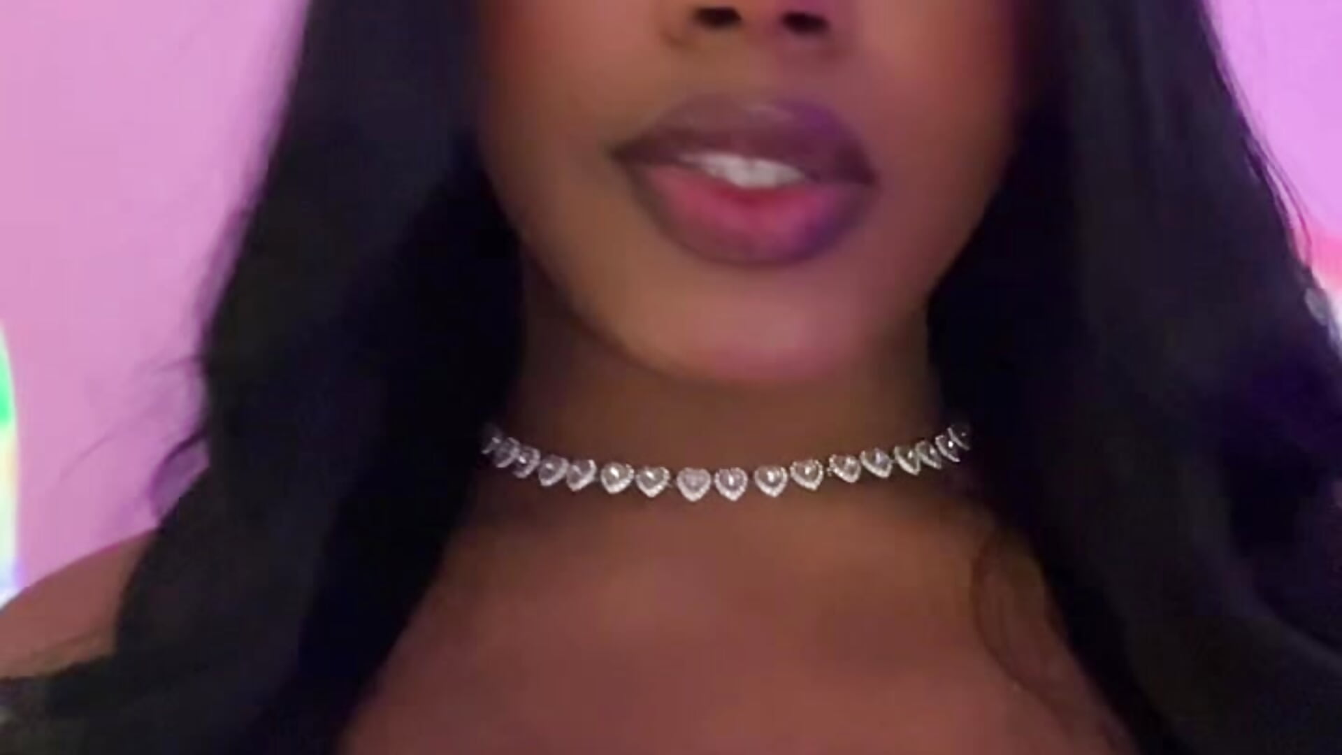 After so long my long hair is back 🫰🏾 — filmik CamiEstrada, modela(-lki) na kamerkach