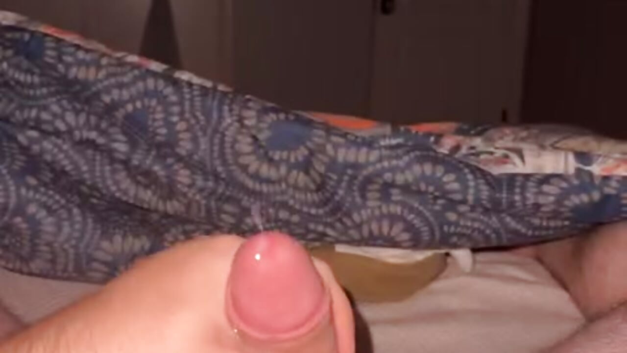 Huge cum at friends house while everyone was sleeping – video modela na kameri wild502stud