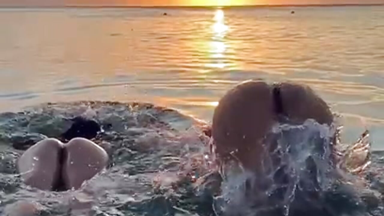 What do you think of this ass on the beach