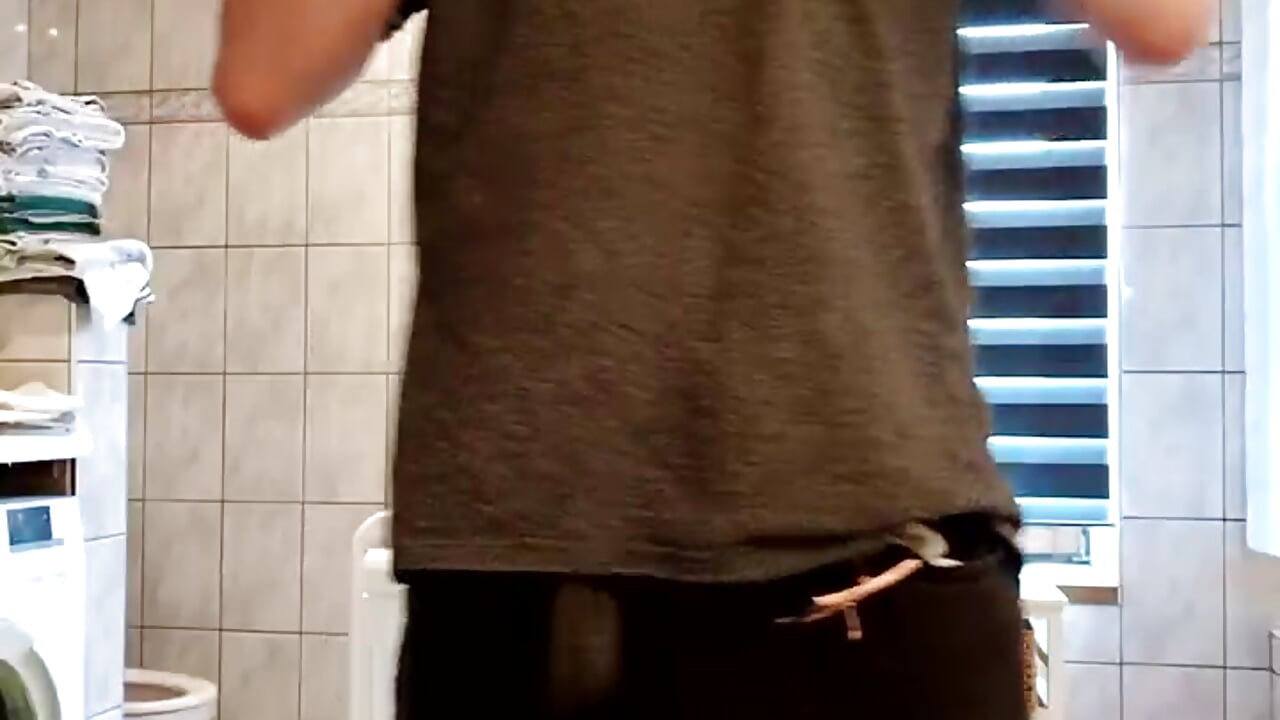 [25 Jun 17:44] Public Show - video by valou98