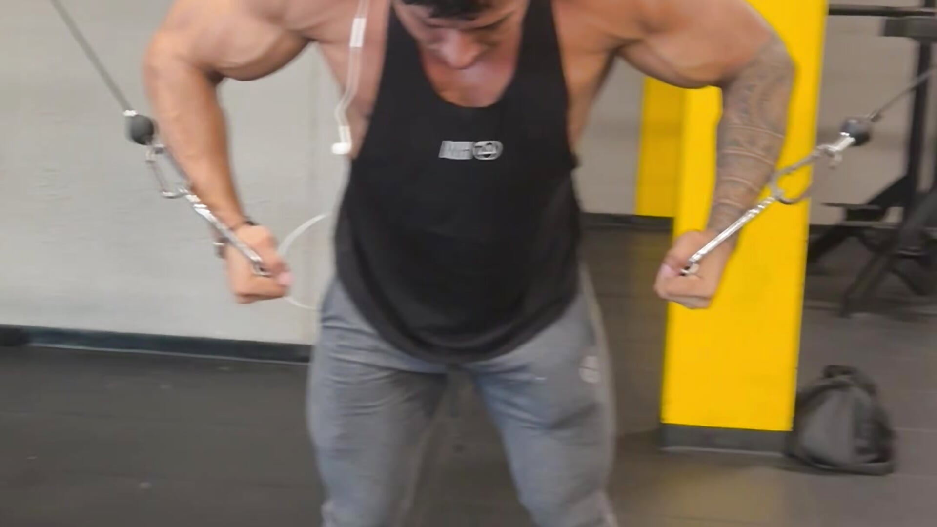 IMG_2125.mov - video by bradley_smith cam model