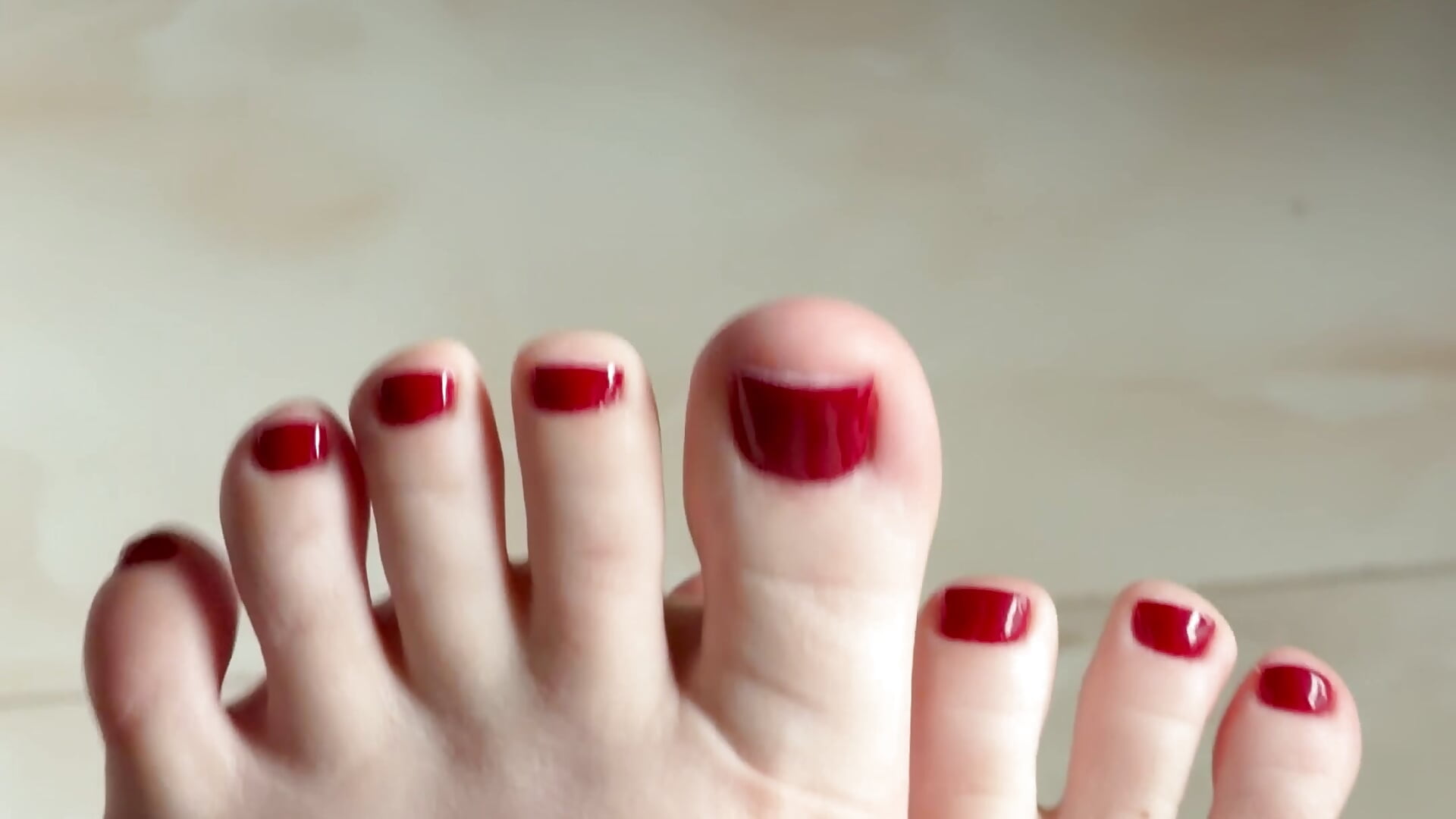 FEET RED NAILS - video van justmilaa cam-model