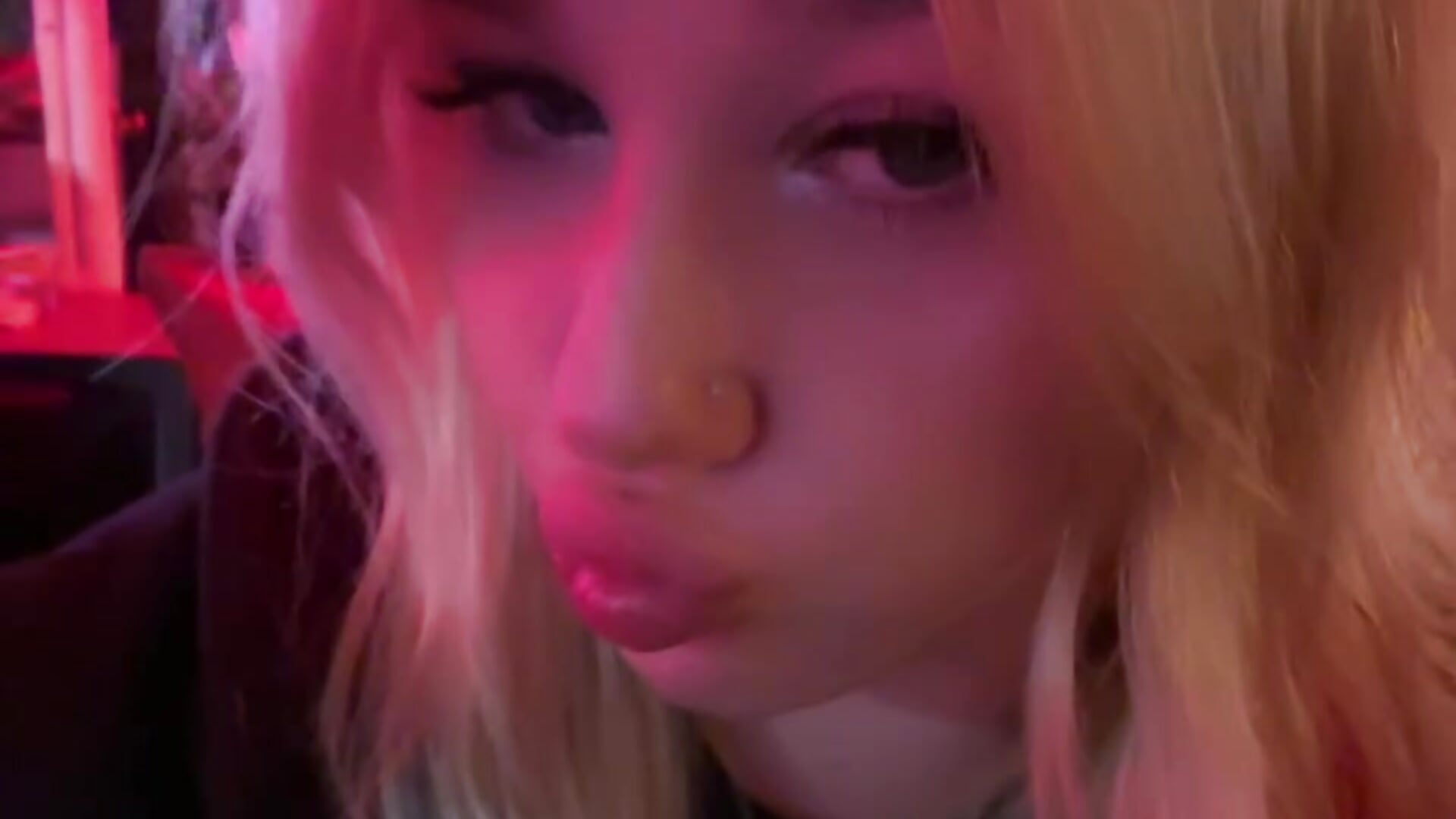 🐱✨ - video by juli_kisss cam model