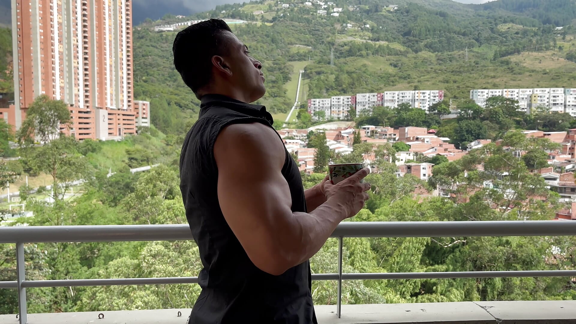 IMG_4568 - vidéo du modèle de showcams aaroncolombia