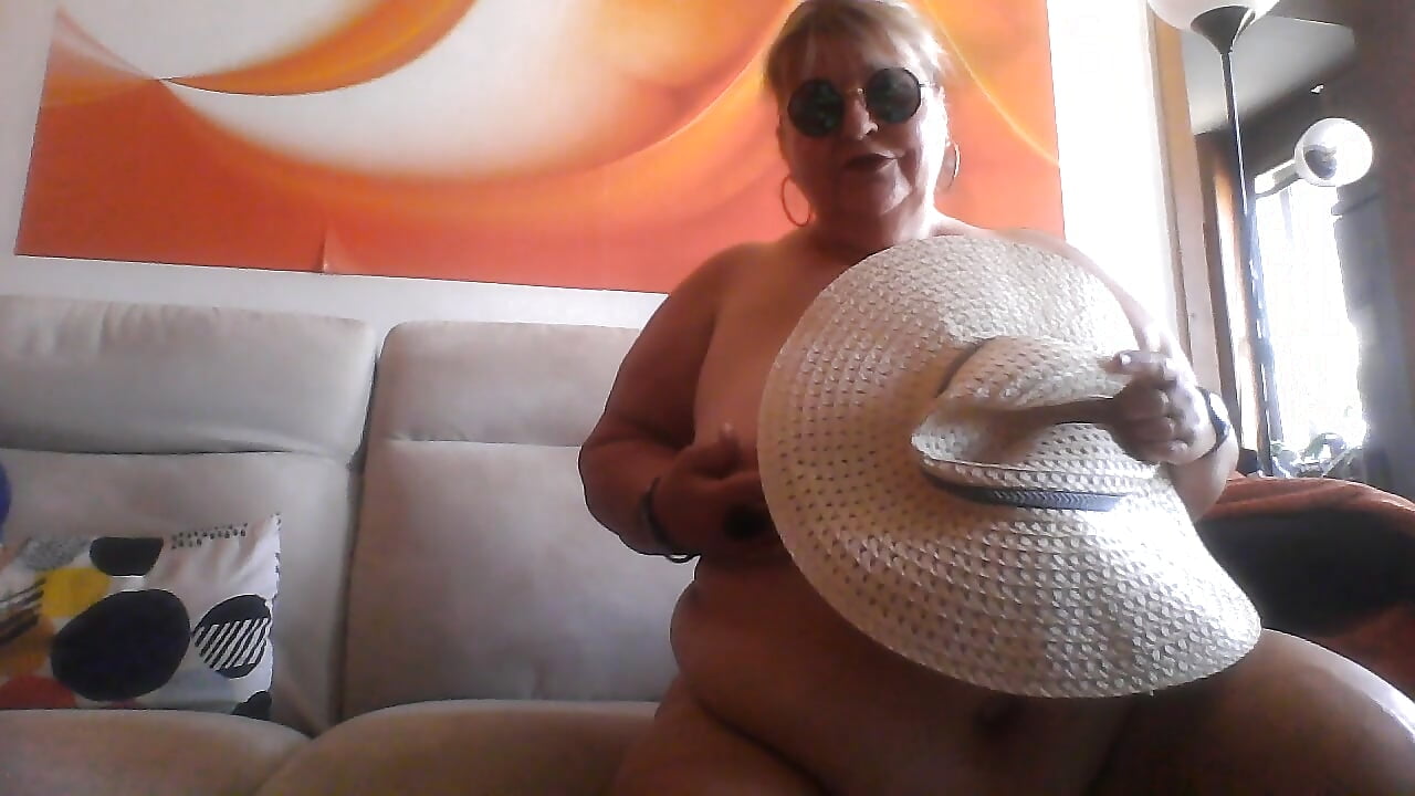 NUCINE ET SON CHAPEAU ..... 1 - video by nucine27 cam model