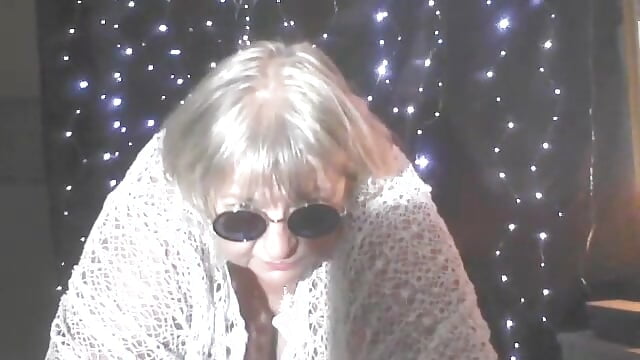 (-)(-)  lolo ..... - video by nucine27 cam model