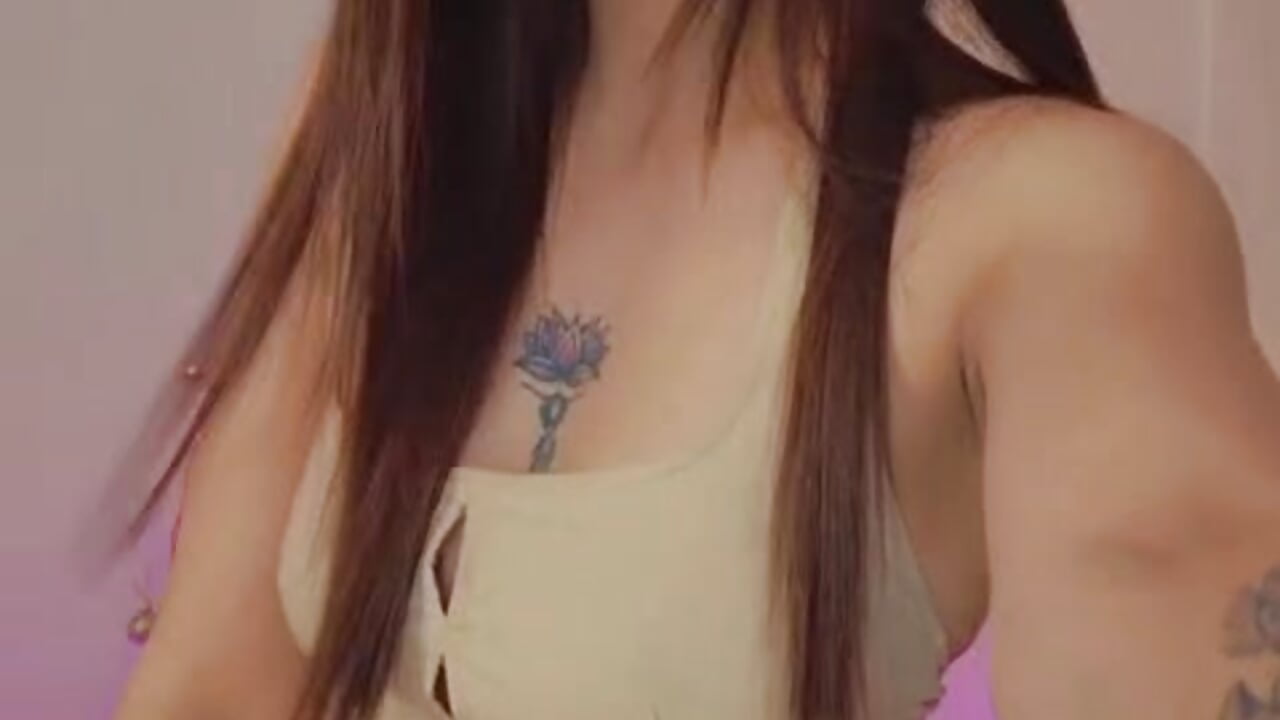 On...✨ - video van viooletaa cam-model